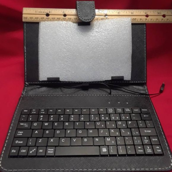 BRAND NEW Universal 7 inch Tablet Case with PC Keyboard and Flip Stand, Black - Picture 5 of 9